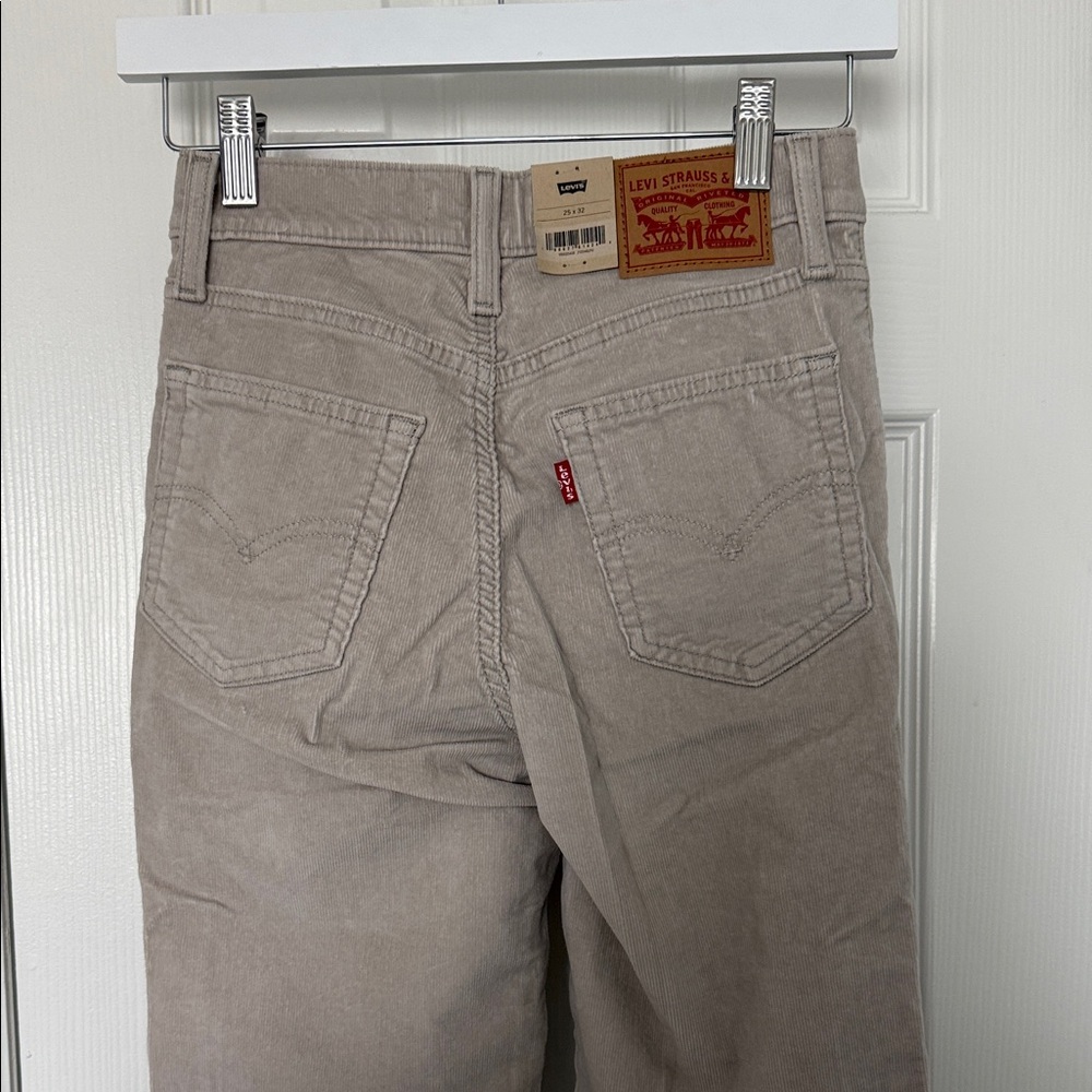 Levi's 724 High Rise Straight Corduroy Pants Women 25x32 Gray NWT